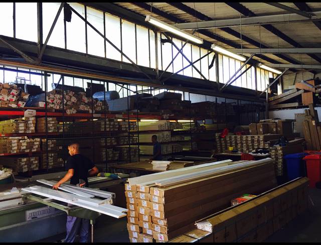 555M² WAREHOUSE TO LET IN PAARDEN EILAND
